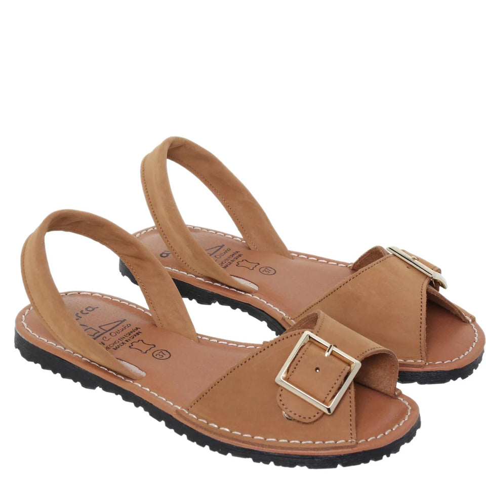 Sandalias Avarcas de Mujer en Piel de Menorca – Estilo Auténtico y Confort Mediterráneo