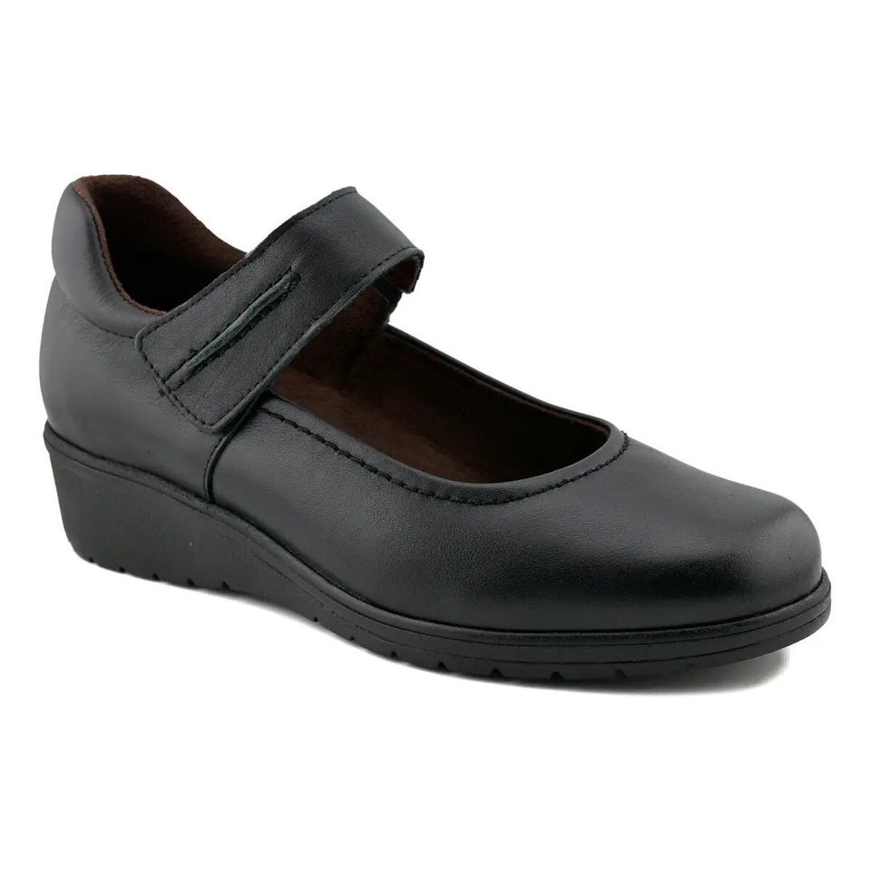 Calzado de mujer en piel con cuña de 4 cm, plantilla extraíble confortable y diseño elegante.