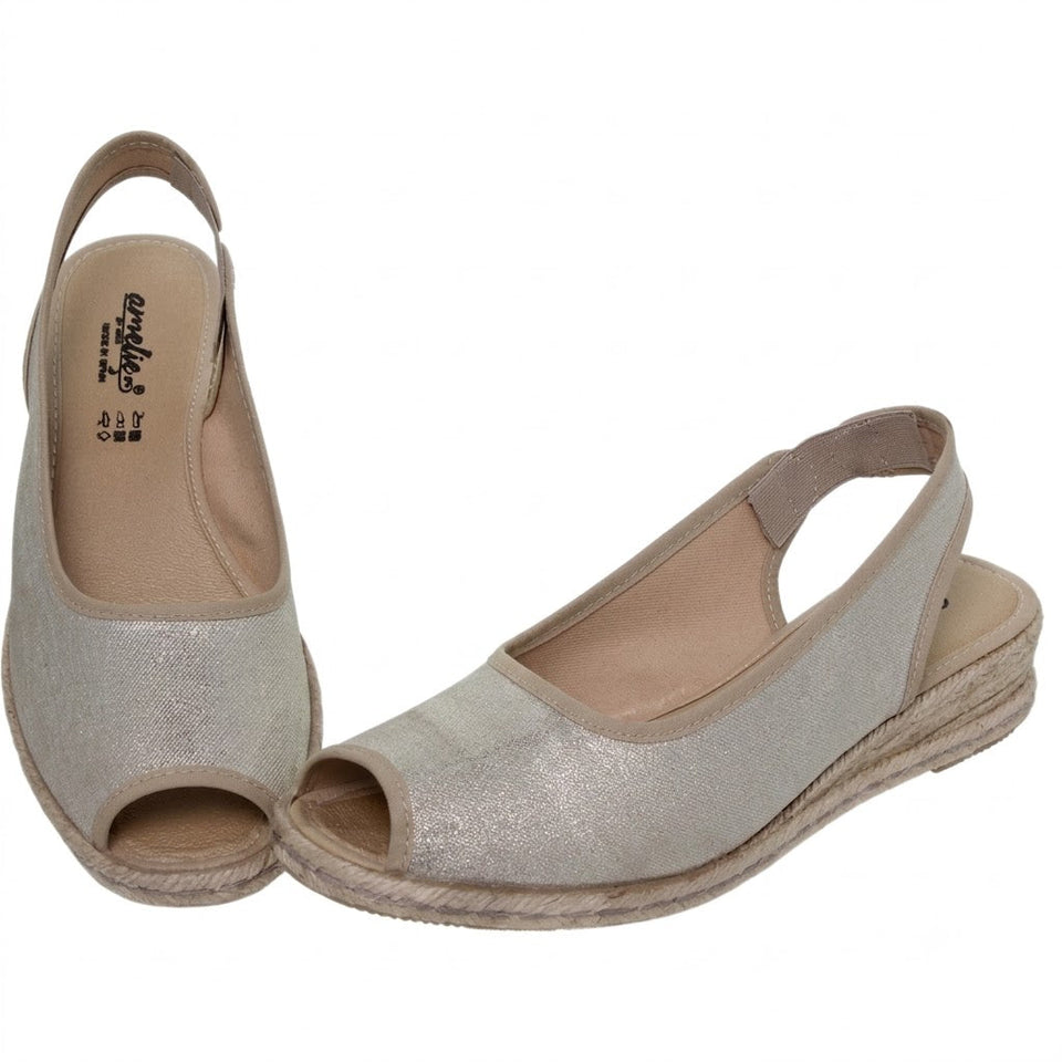 Sandalias de cuña para mujer con acabado brillante en color platino