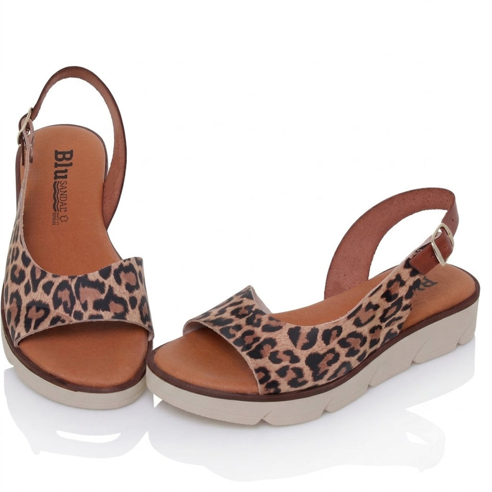 Sandalia de Cuña de Cuero con Estampado Leo – Cuña de 3 cm