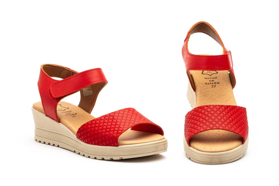 Sandalias de Mujer de Piel Rojas con Velcro y Cuña de 4,5 cm