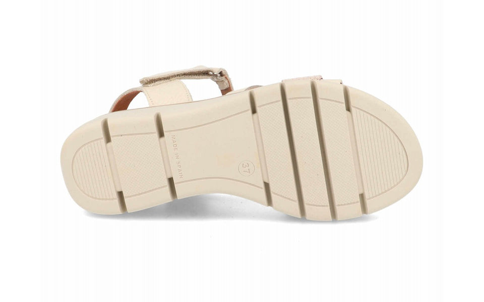 Sandalias de piel con cuña cómoda y tiras cruzadas – imagen 6