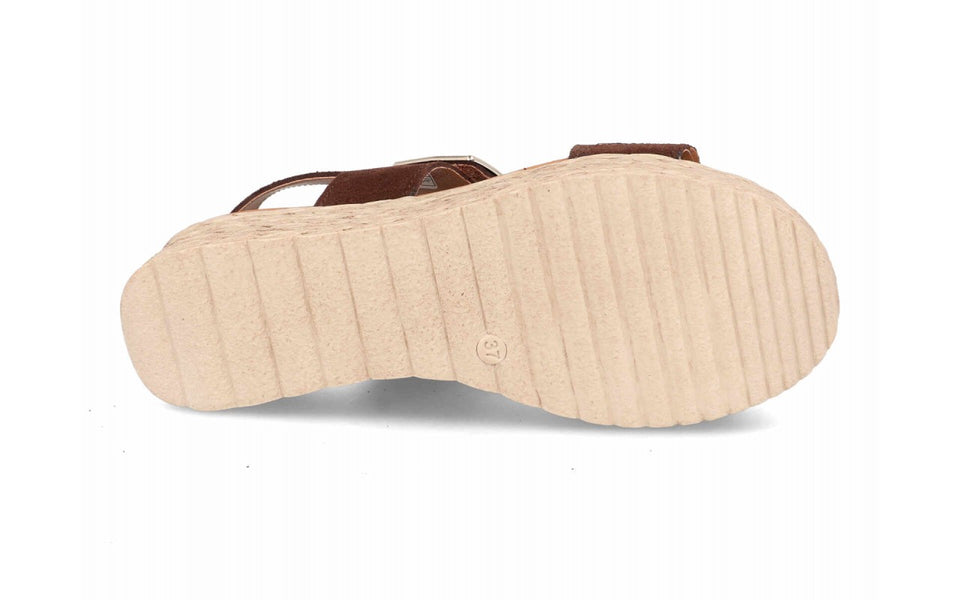 Sandalias de piel con plataforma ligera y cierre ajustable – imagen 6