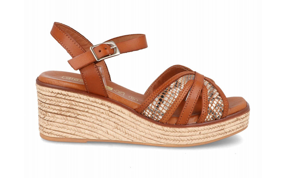 Sandalias de piel con cuña de esparto y detalles brillantes – imagen 3