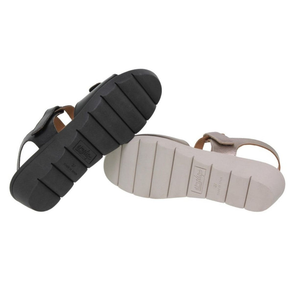 Sandalias de Cuña de Piel con Plantilla de Gel – Negro y Platino
